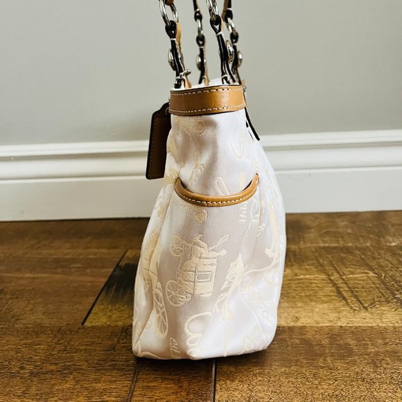 Coach Cream Carriage Canvas Shoulder Bag with Camel Leather Straps, New - Picture 4 of 10